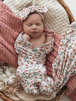 Load image into Gallery viewer, Snuggle Hunny - Organic Jersey Wrap &amp; Topknot Set Spring Floral
