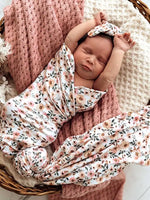 Load image into Gallery viewer, Snuggle Hunny - Organic Jersey Wrap &amp; Topknot Set Spring Floral
