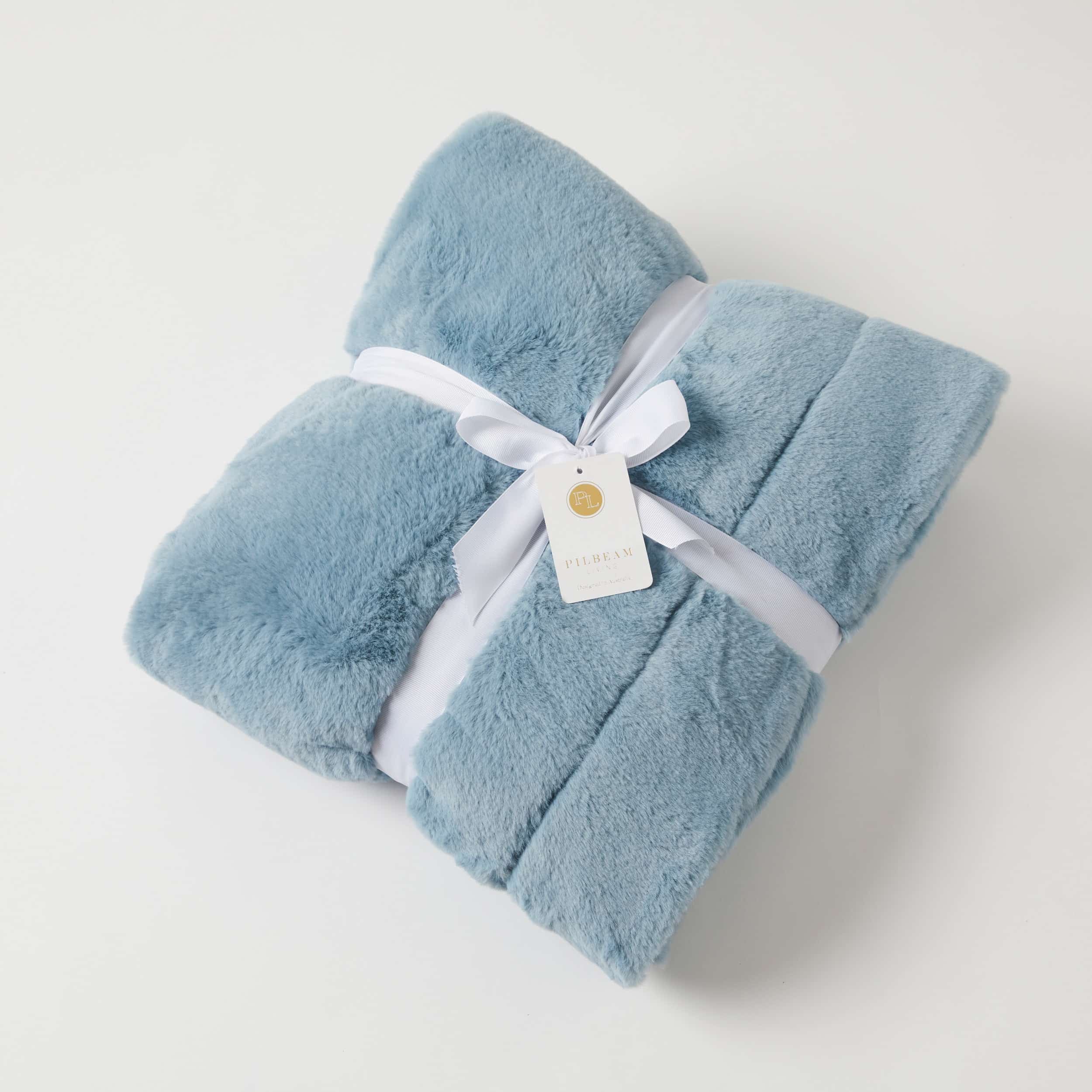Pilbeam - Faux Fur Baby Blanket Vintage Blue